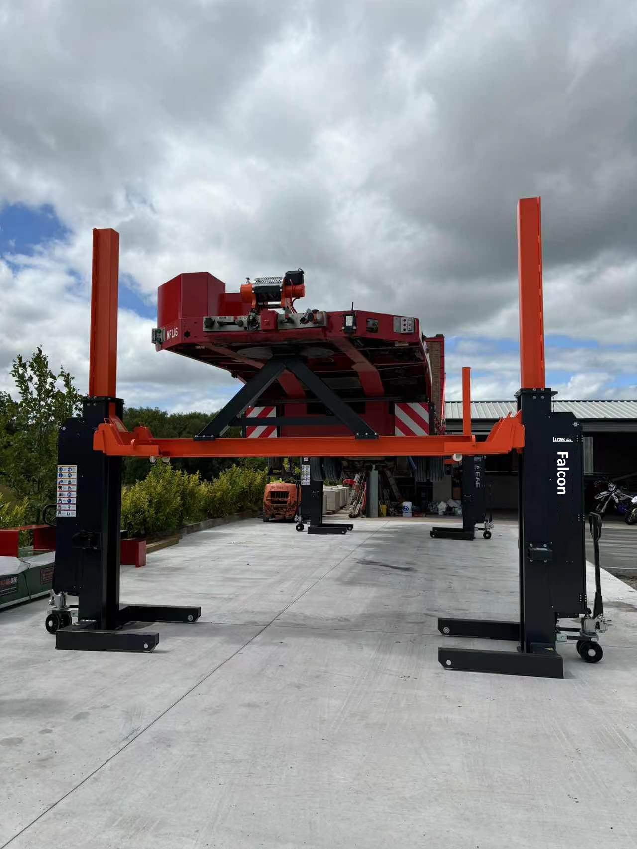Falcon 18000LB and 22000LB Mobile Column Lifting System